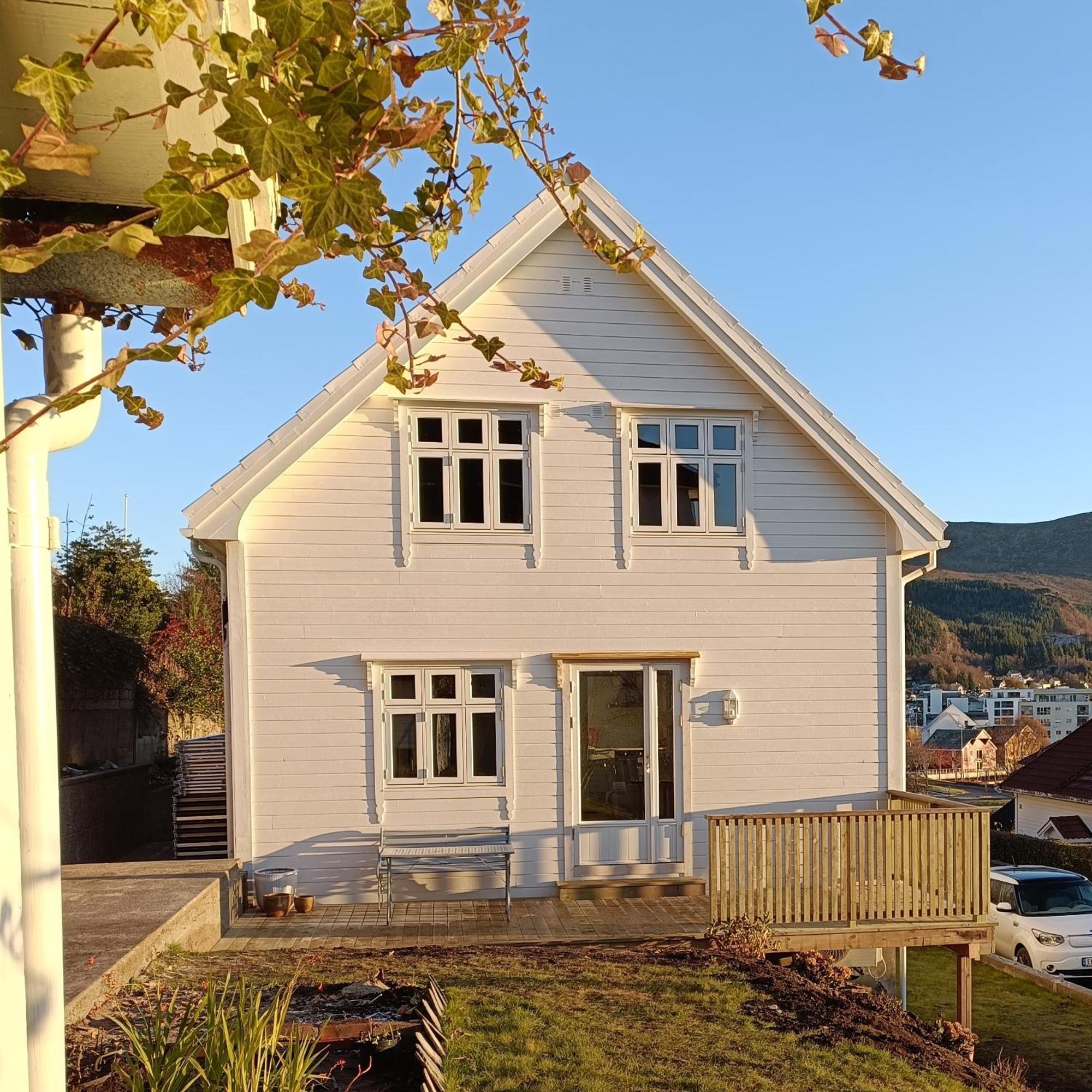Charming House In Ulsteinvik With Free Parking Villa Kültér fotó